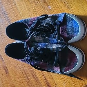 Keen women's shoes size 9